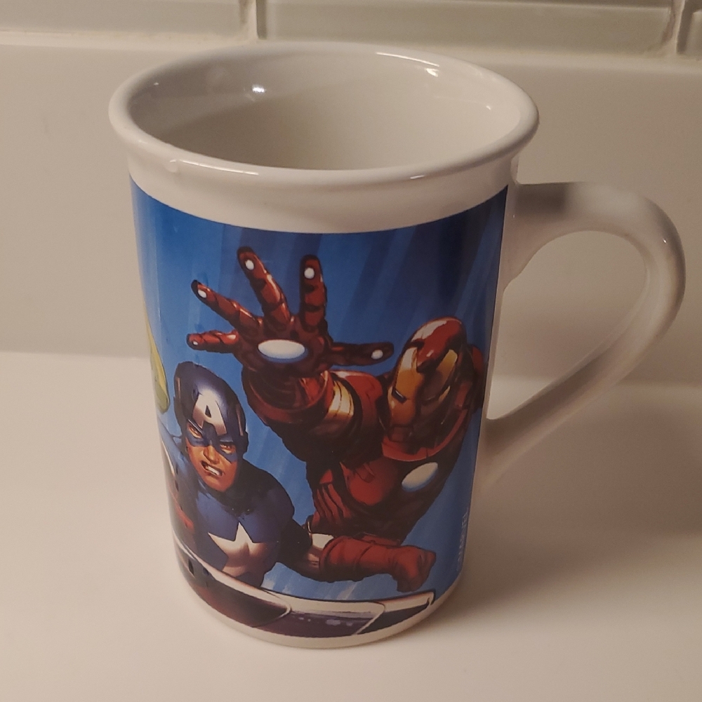 Marvel Superheroes Mug - Blue and Red